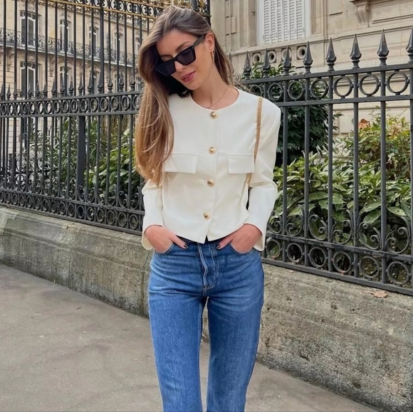 ZARA WHITE CROPPED BLAZER WITH GOLDEN BUTTONS - Picture 6 of 11